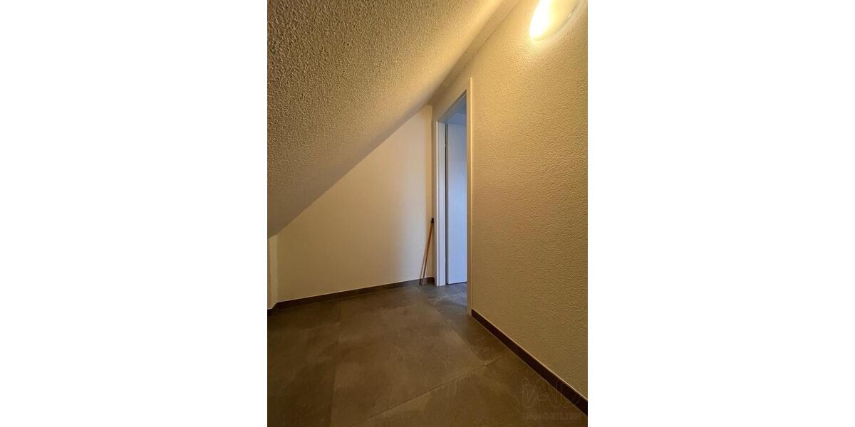 Doppelhaushälfte Zwickau - 3 Zimmer, 95 m&sup2;, 1.450&euro; | Angebot:25395037