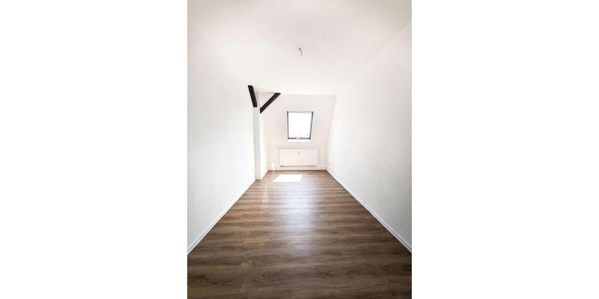 Dachgeschoßwohnung Zwickau Zwickau-Nord - 4 Zimmer, 100 m&sup2;, 730&euro; | Angebot:25974104