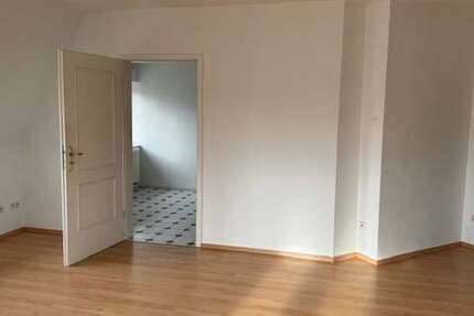 Wohnung Zwickau Nordvorstadt - 3 Zimmer, 80 m&sup2;, 400&euro; | Angebot:26004187