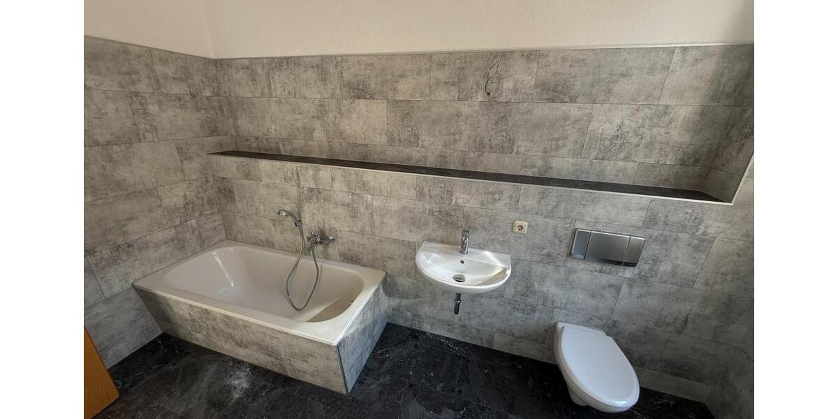 Etagenwohnung Lengenfeld - 2 Zimmer, 69 m&sup2;, 380&euro; | Angebot:25800834