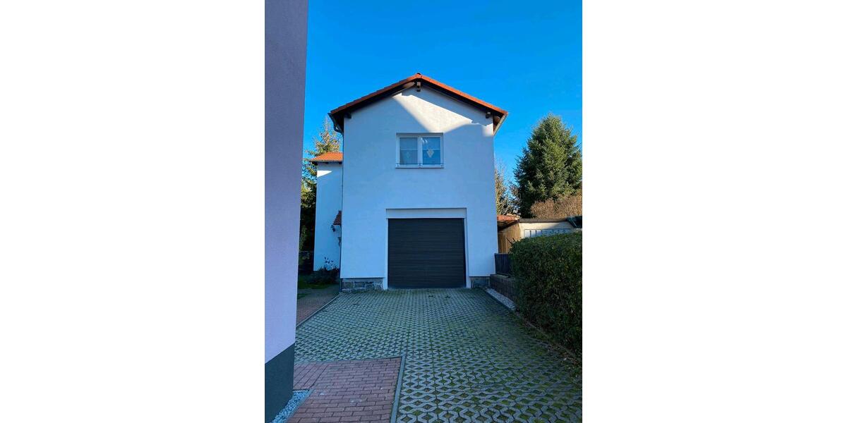 Einfamilienhaus Werdau - 3 Zimmer, 104 m&sup2;, 900&euro; | Angebot:25646926