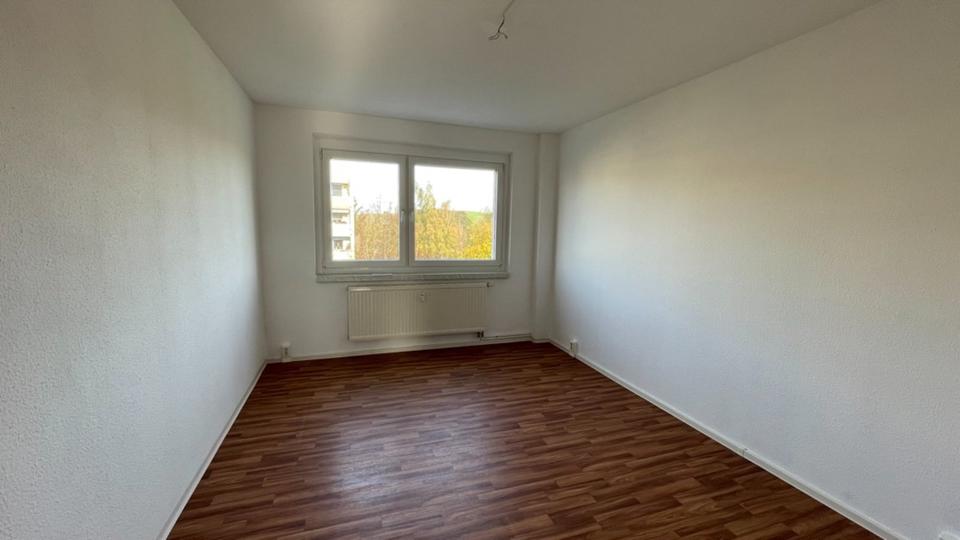Etagenwohnung Mülsen - 3 Zimmer, 70 m&sup2;, 381&euro; | Angebot:17123626
