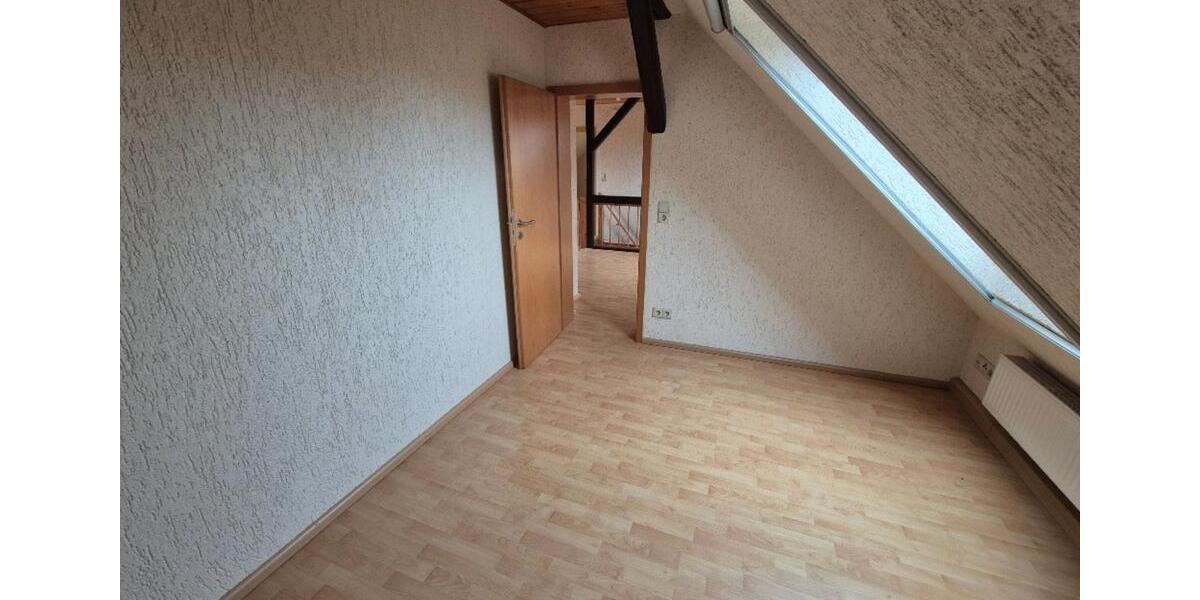 Einfamilienhaus Hirschfeld - 8 Zimmer, 180 m&sup2;, 149.000&euro; | Angebot:25843551