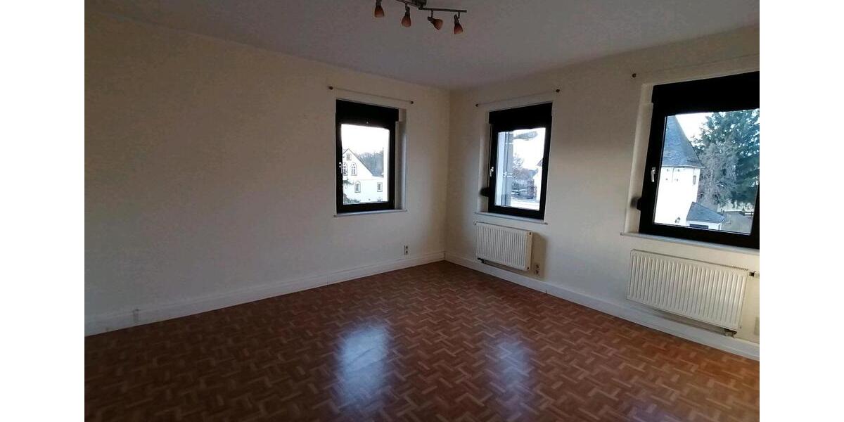 Etagenwohnung Limbach-Oberfrohna Oberfrohna - 2 Zimmer, 55 m&sup2;, 280&euro; | Angebot:24307006