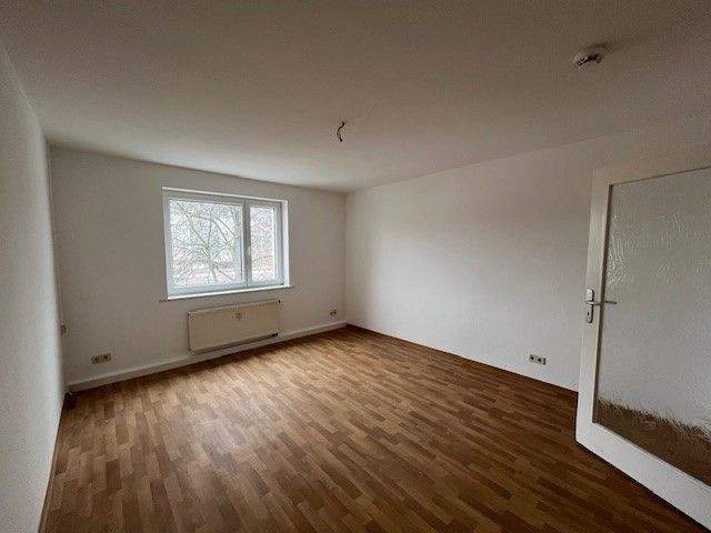 Etagenwohnung Zwickau Pölbitz - 3 Zimmer, 55 m&sup2;, 325&euro; | Angebot:25700027