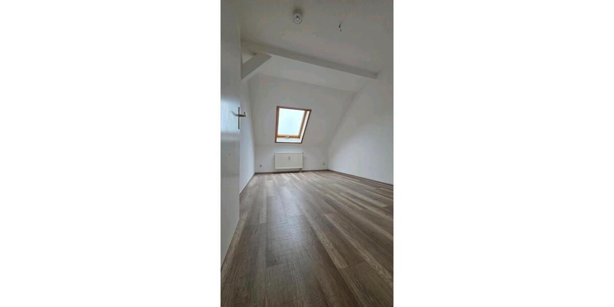 Dachgeschoßwohnung Zwickau Zwickau-Nord - 3 Zimmer, 66 m&sup2;, 549&euro; | Angebot:25840920