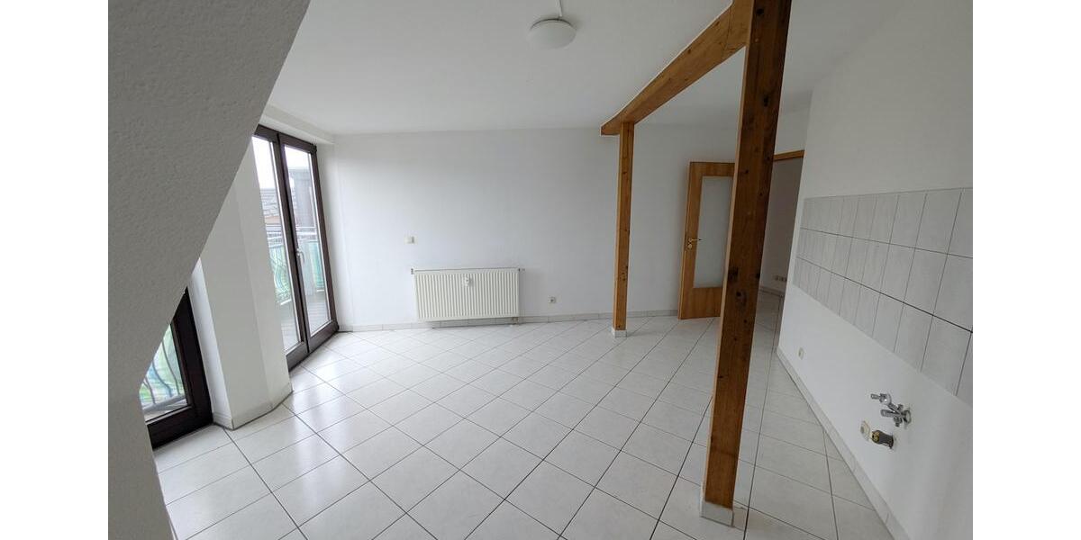 Dachgeschoßwohnung Zwickau - 4 Zimmer, 95 m&sup2;, 620&euro; | Angebot:25945678