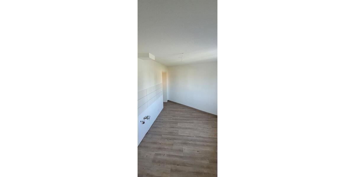 Etagenwohnung Meerane - 2 Zimmer, 61 m&sup2;, 299&euro; | Angebot:22739696