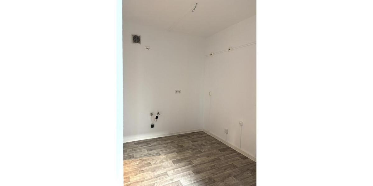 Erdgeschoßwohnung Zwickau Neuplanitz - 2 Zimmer, 50 m&sup2;, 325&euro; | Angebot:23250793
