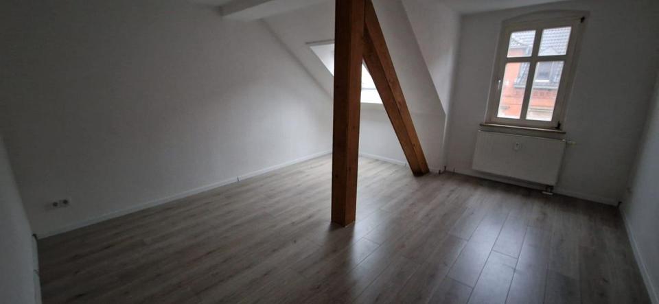 Dachgeschoßwohnung Zwickau - 3 Zimmer, 77 m&sup2;, 460&euro; | Angebot:26676969
