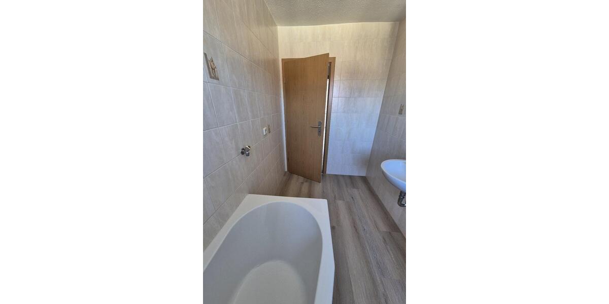 Etagenwohnung Hohenstein-Ernstthal Ernstthal - 3 Zimmer, 59 m&sup2;, 373&euro; | Angebot:21568172