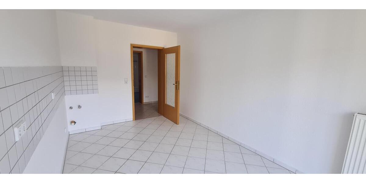 helle und kpl. sanierte Zweizimmerwohnung im ruhigen grünen Umfeld - Etagenwohnung Zwickau | Angebot:19788816