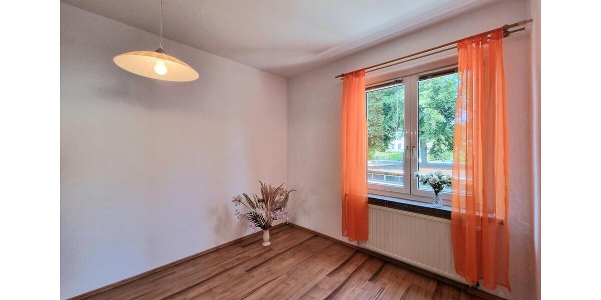 Etagenwohnung Gersdorf - 2 Zimmer, 50 m&sup2;, 355&euro; | Angebot:25723746