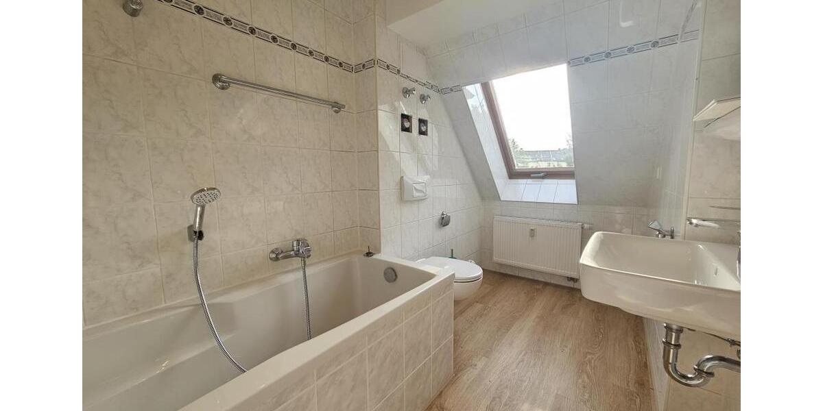 Dachgeschoßwohnung Zwickau Zwickau-Nord - 2 Zimmer, 52 m&sup2;, 338&euro; | Angebot:25362073