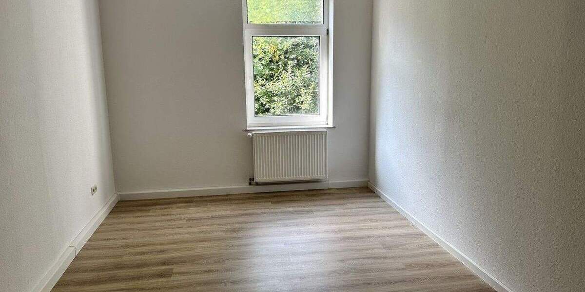 Etagenwohnung Zwickau Eckersbach - 3 Zimmer, 76 m&sup2;, 49.000&euro; | Angebot:25707392