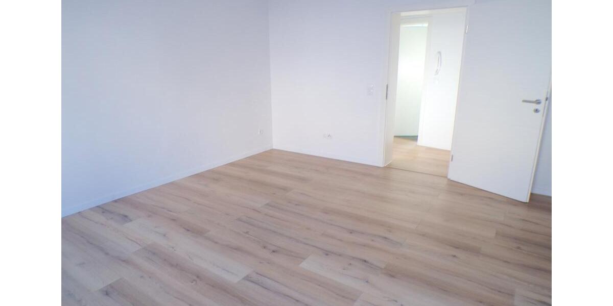 Etagenwohnung Zwickau - 2 Zimmer, 60 m&sup2;, 350&euro; | Angebot:24622144