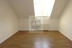 Dachgeschoßwohnung Zwickau - 5 Zimmer, 133 m&sup2;, 950&euro; | Angebot:23792815