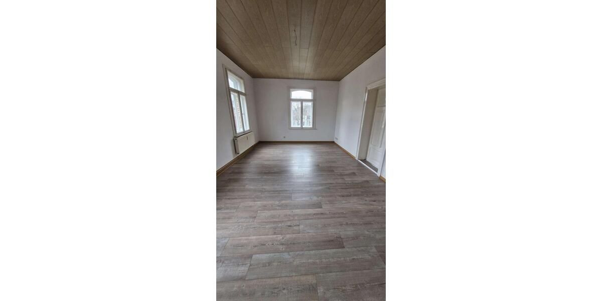 Etagenwohnung Greiz - 2 Zimmer, 60 m&sup2;, 335&euro; | Angebot:25626229