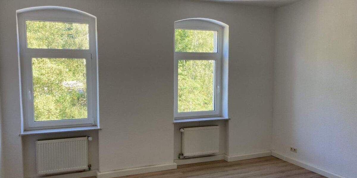 Etagenwohnung Zwickau Eckersbach - 3 Zimmer, 76 m&sup2;, 350&euro; | Angebot:25802813