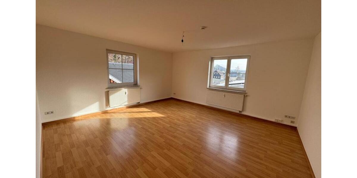 Etagenwohnung Mülsen - 2 Zimmer, 72 m&sup2;, 487&euro; | Angebot:24732439