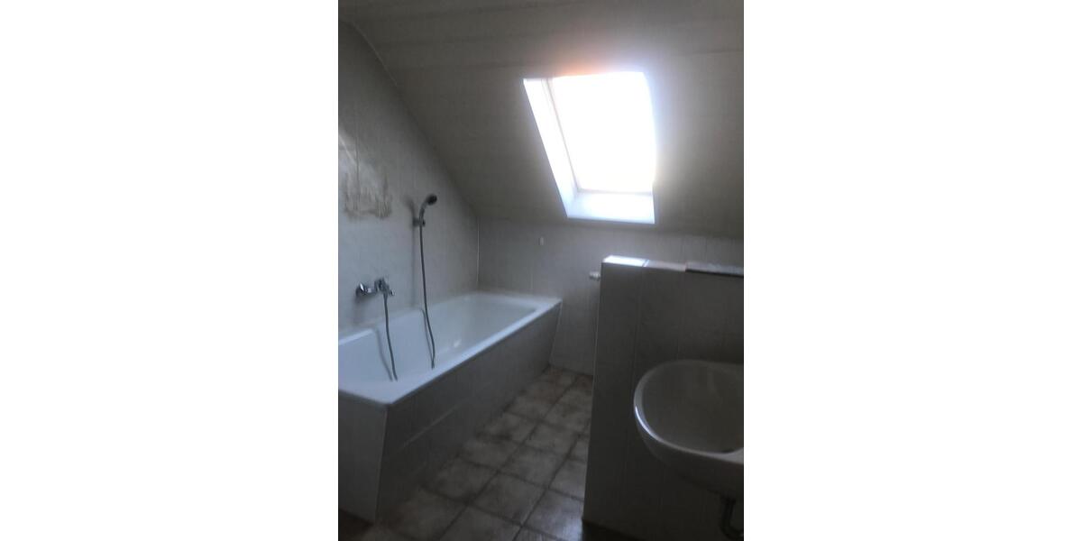 Etagenwohnung Oberlungwitz - 3 Zimmer, 68 m&sup2;, 240&euro; | Angebot:23502076