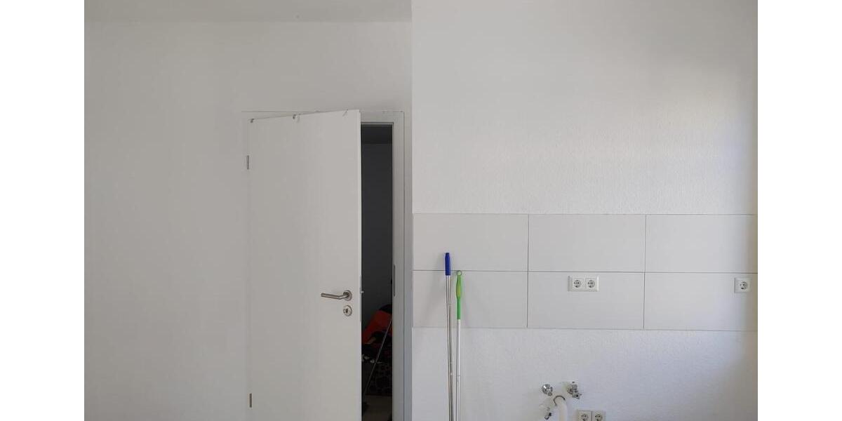 Etagenwohnung Glauchau - 1 Zimmer, 33 m&sup2;, 200&euro; | Angebot:24487631