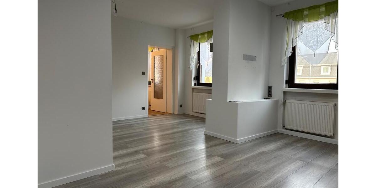 Einfamilienhaus Fraureuth - 11 Zimmer, 220 m&sup2;, 250.000&euro; | Angebot:24728324