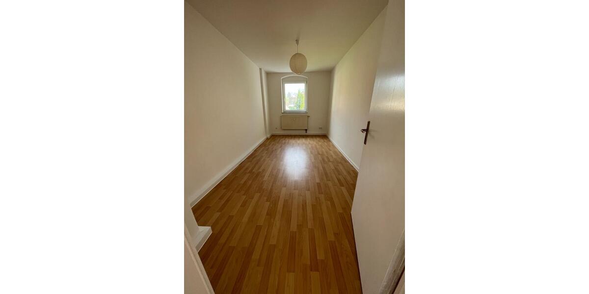 Etagenwohnung Zwickau Zwickau-West - 4 Zimmer, 91 m&sup2;, 600&euro; | Angebot:25853166