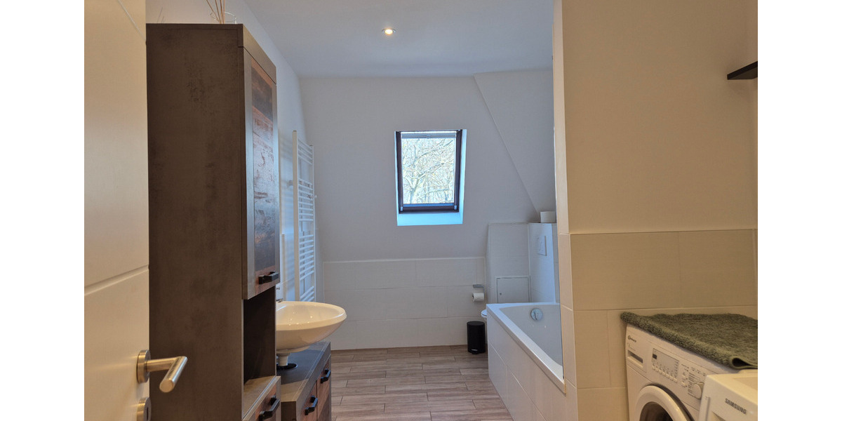 Dachgeschoßwohnung Zwickau Zwickau-Nord - 2 Zimmer, 61 m&sup2;, 700&euro; | Angebot:24533180