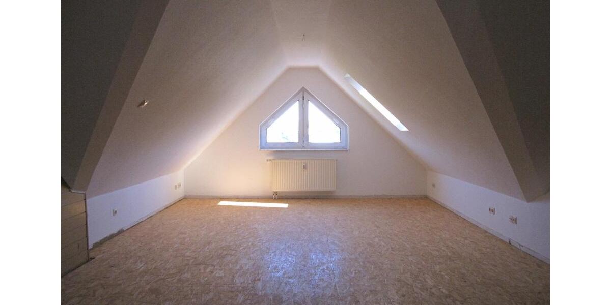 Dachgeschoßwohnung Ronneburg - 5 Zimmer, 138 m&sup2;, 700&euro; | Angebot:25178918