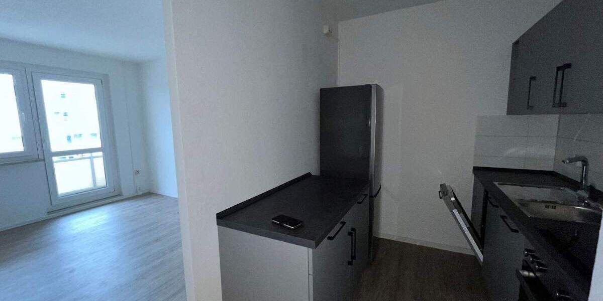 Etagenwohnung Zwickau Neuplanitz - 3 Zimmer, 60 m&sup2;, 250&euro; | Angebot:25700353