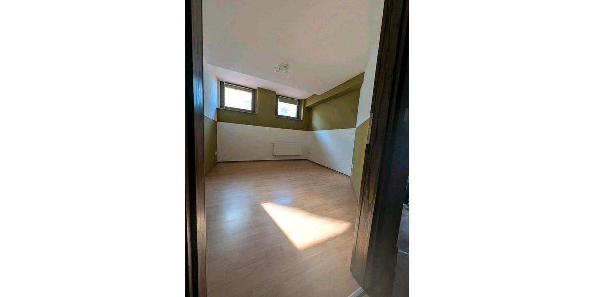 Erdgeschoßwohnung Zwickau Cainsdorf - 4 Zimmer, 134 m&sup2;, 670&euro; | Angebot:26339657