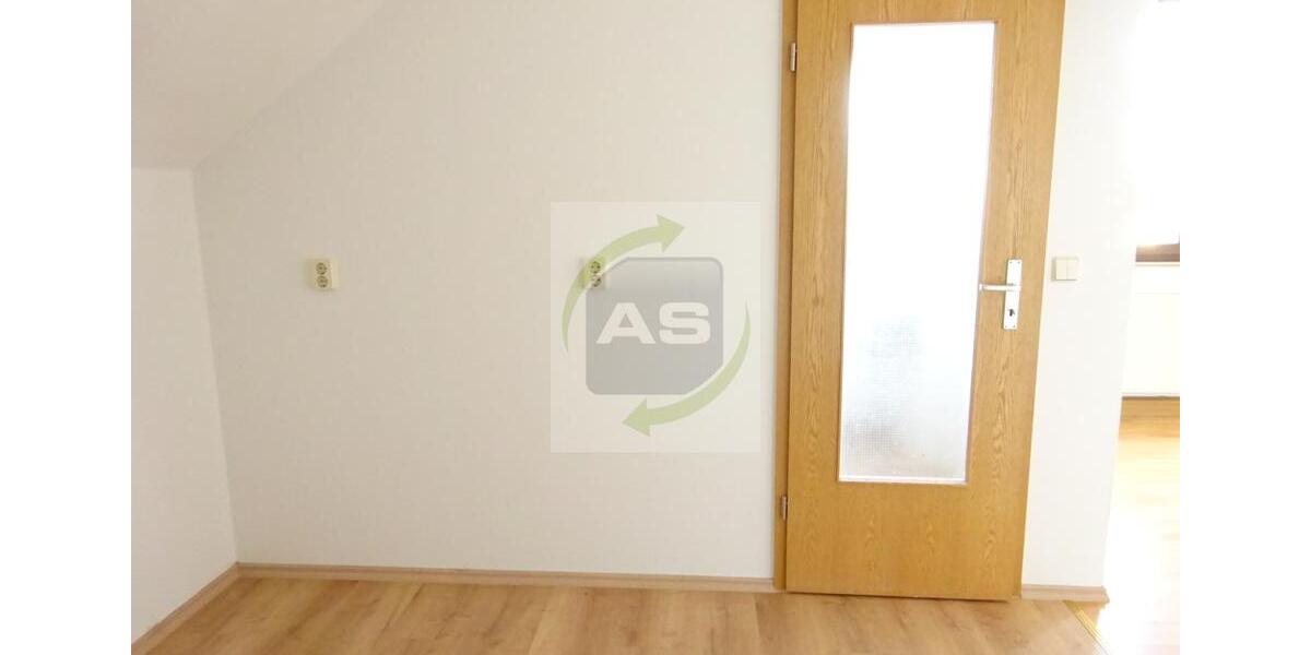 Dachgeschoßwohnung Reinsdorf - 2 Zimmer, 45 m&sup2;, 225&euro; | Angebot:22591376