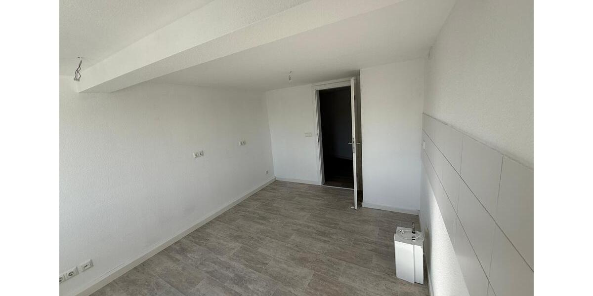 Etagenwohnung Greiz - 4 Zimmer, 104 m&sup2;, 570&euro; | Angebot:25382508