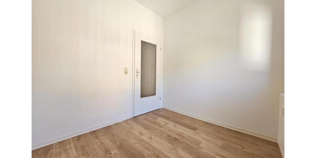 Dachgeschoßwohnung Aue-Bad Schlema Bad Schlema - 4 Zimmer, 70 m&sup2;, 420&euro; | Angebot:26478467