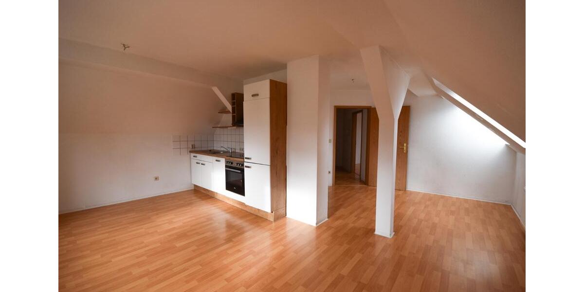 Dachgeschoßwohnung Zwickau Neuplanitz - 2 Zimmer, 70 m&sup2;, 395&euro; | Angebot:25223106