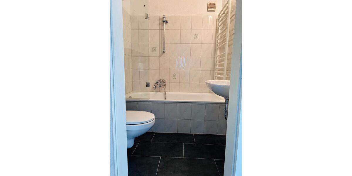 Erdgeschoßwohnung Meerane - 2 Zimmer, 50 m&sup2;, 395&euro; | Angebot:25270944