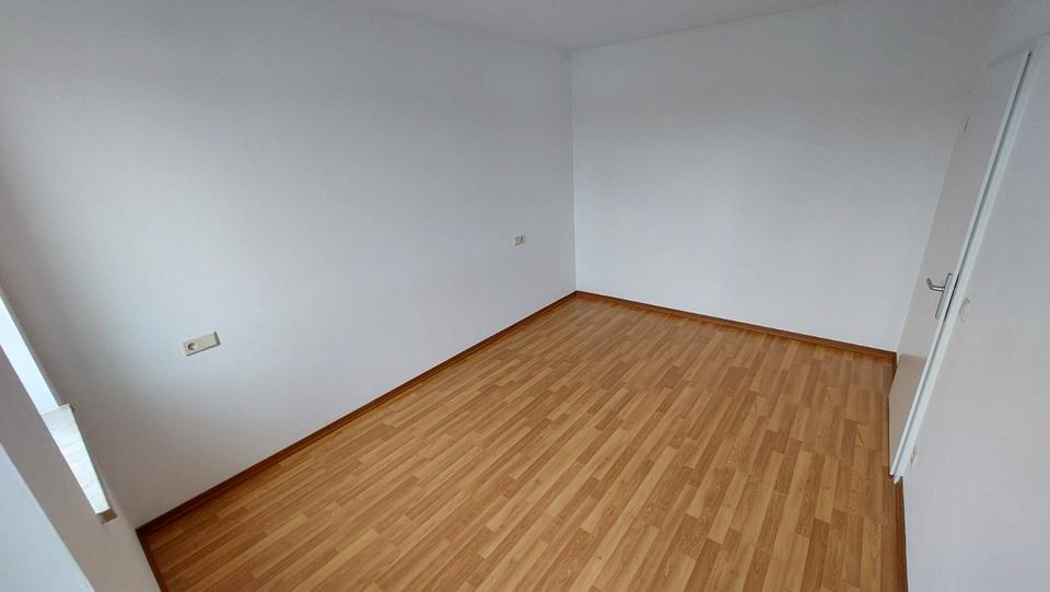 Etagenwohnung Zwickau - 2 Zimmer, 48 m&sup2;, 295&euro; | Angebot:25872493