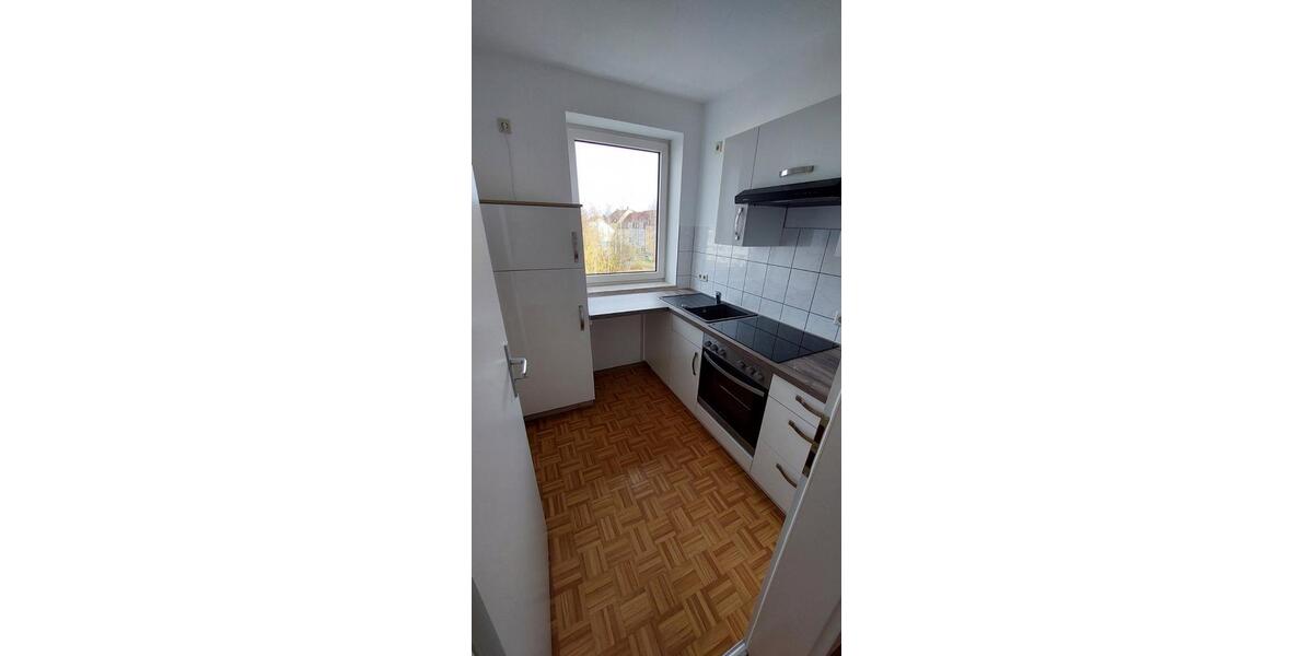 Etagenwohnung Zwickau - 2 Zimmer, 48 m&sup2;, 295&euro; | Angebot:25872493