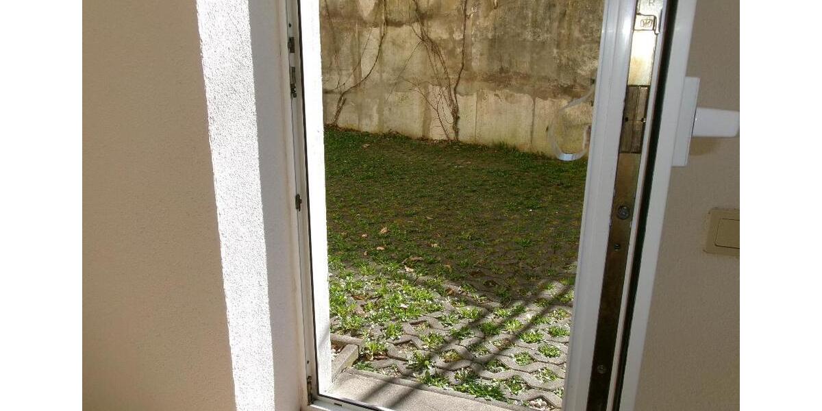 Erdgeschoßwohnung Ellefeld - 2 Zimmer, 110 m&sup2;, 440&euro; | Angebot:25217574