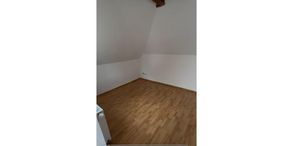 Dachgeschoßwohnung Limbach-Oberfrohna Oberfrohna - 2 Zimmer, 38 m&sup2;, 334&euro; | Angebot:25751816