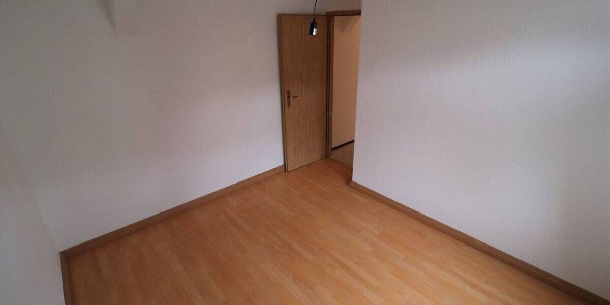 Etagenwohnung Reichenbach - 3 Zimmer, 59 m&sup2;, 295&euro; | Angebot:26759176