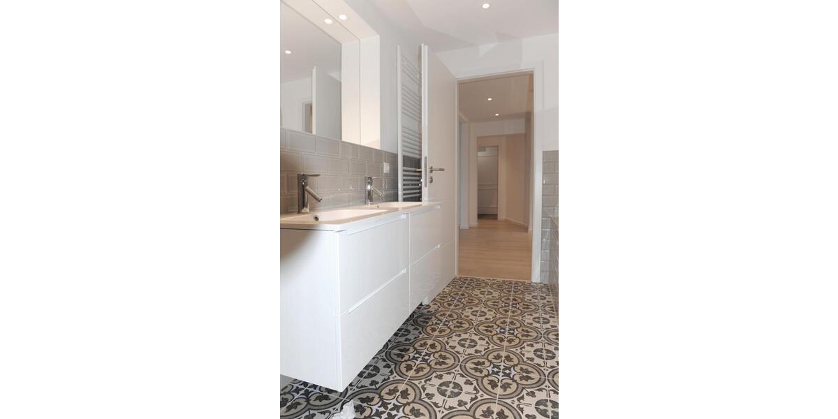 Dachgeschoßwohnung Zwickau Zwickau-Nord - 4 Zimmer, 95 m&sup2;, 955&euro; | Angebot:23768171