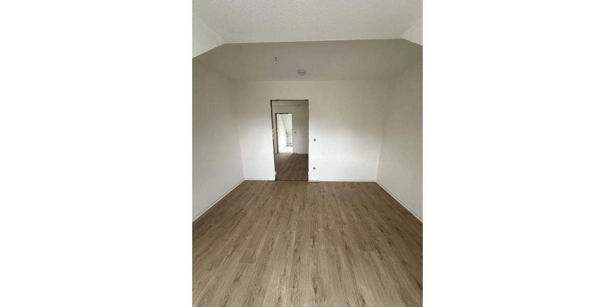 Etagenwohnung Zwickau Bahnhofsvorstadt - 3 Zimmer, 80 m&sup2;, 445&euro; | Angebot:25999010