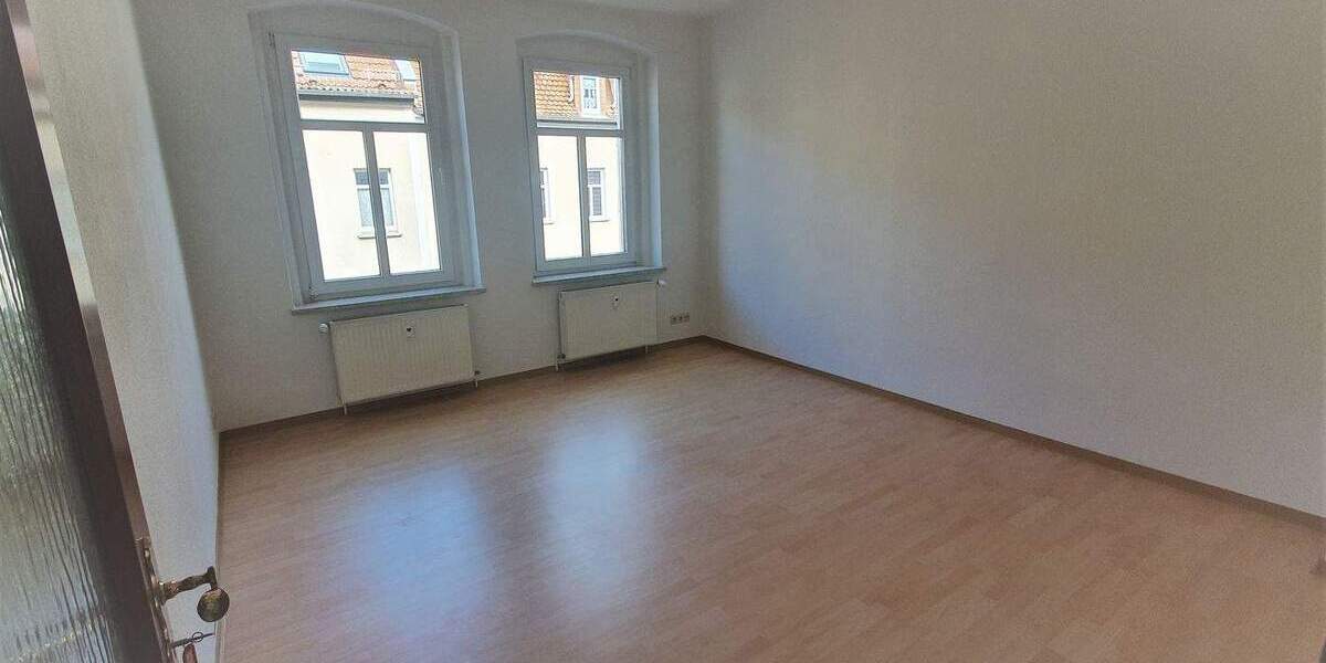 Etagenwohnung Schmölln - 2 Zimmer, 56 m&sup2;, 300&euro; | Angebot:25671829