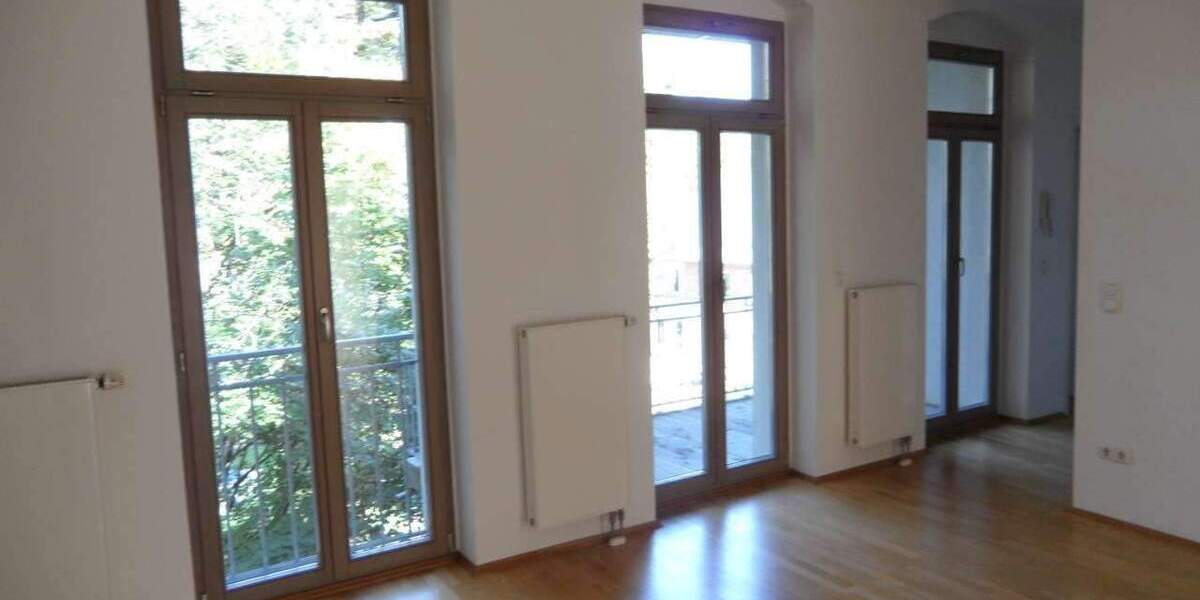 Gewerbeobjekt Zwickau Innenstadt - 2 Zimmer, 64 m&sup2;, 400&euro; | Angebot:25707528