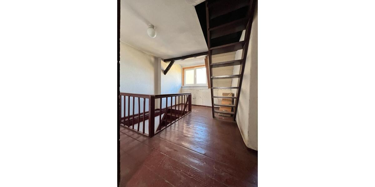 Reihenhaus Meerane - 9 Zimmer, 120 m&sup2;, 49.900&euro; | Angebot:25378971