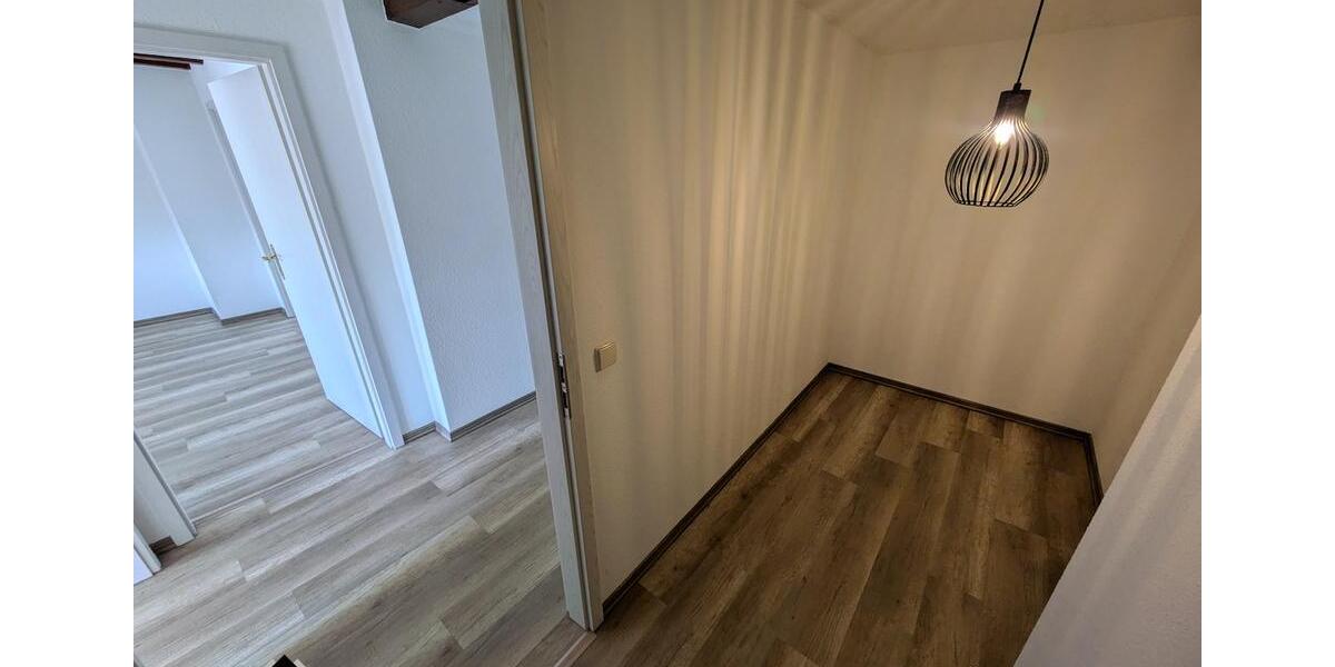 Dachgeschoßwohnung Zwickau - 2 Zimmer, 55 m&sup2;, 270&euro; | Angebot:25945659