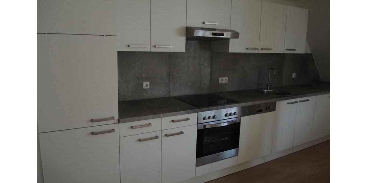 Dachgeschoßwohnung Zwickau - 2 Zimmer, 77 m&sup2;, 540&euro; | Angebot:24474774