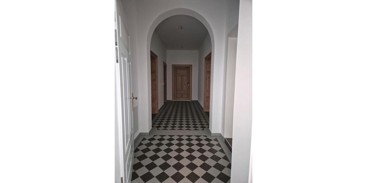 Hochparterre Netzschkau - 4 Zimmer, 97 m&sup2;, 590&euro; | Angebot:25105396